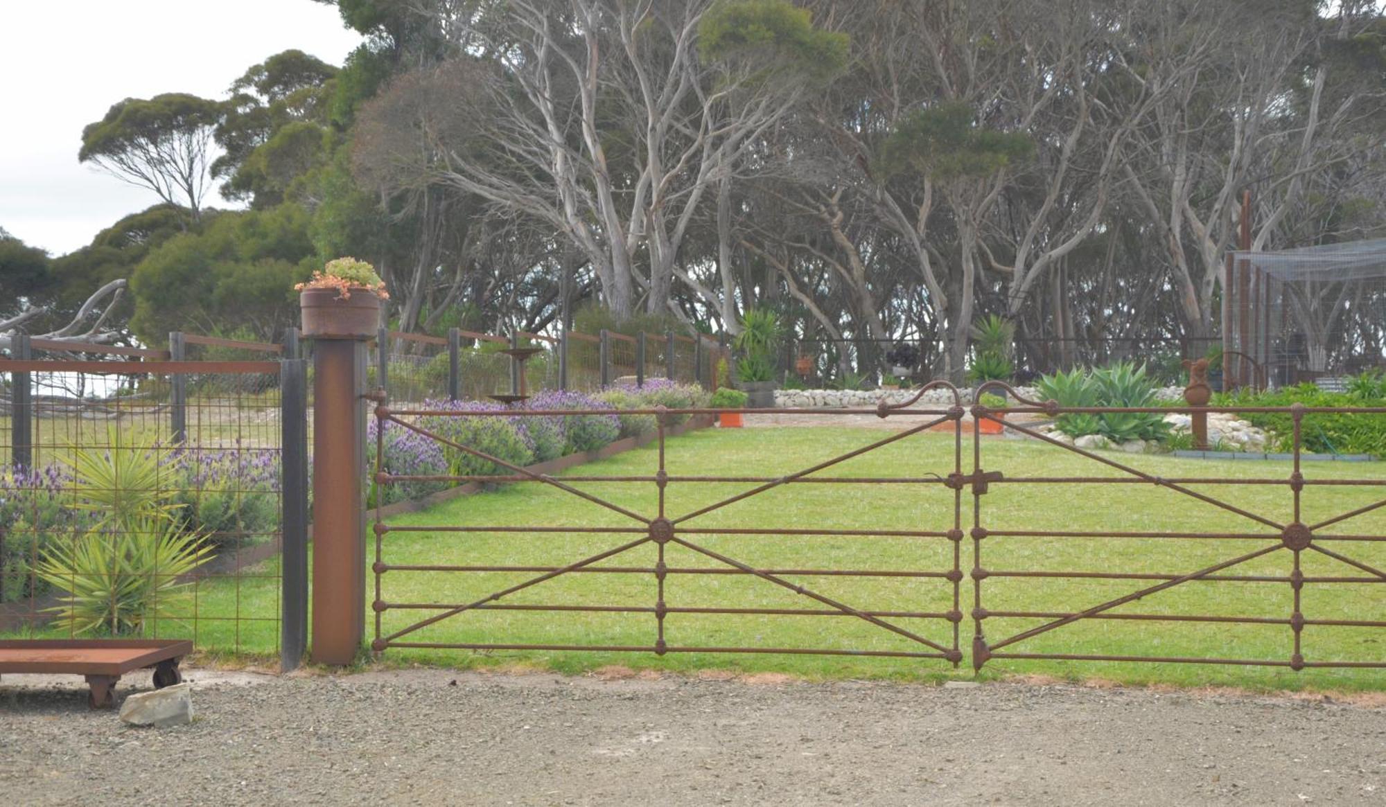 Kangaroo Island Ocean View Premium Couples Retreat "The Rusty Kangaroo" Villa Penneshaw ภายนอก รูปภาพ